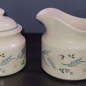 Pfaltzgraff "April" Sugar Bowl w/Lid & Creamer Set Stoneware Multicolor Floral